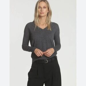 Joe’s 100% cashmere light sweater top size M